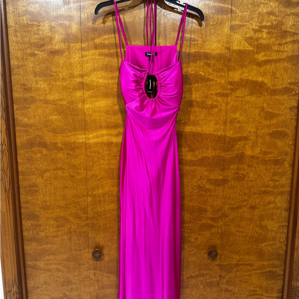 Express NWT Fuchsia Satin Halter with Keyhole detail dress Size M Vacation Event